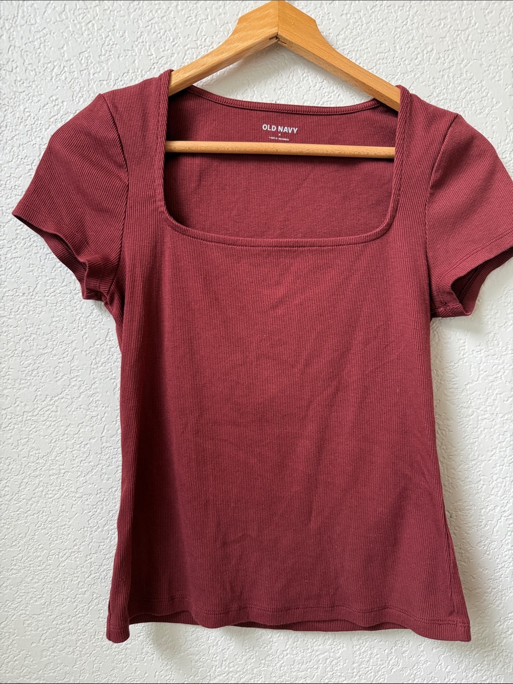 Old Navy Square Neck Short Sleeve Shirt Cropped Red Maroon size Medium - Picture 2 of 6
